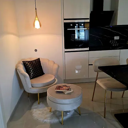 Mary Deluxe Apartman *
